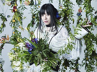 「鈴華ゆう子（和楽器バンド）、映画『ムーラン』主題歌をピアノ弾き語り」