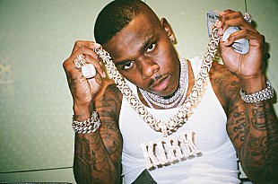 「【2020 BET Awards】ダベイビー、全米1位獲得「ロックスターfeat.ロディ・リッチ」のパフォーマンスでジョージ・フロイドの最期を再現」