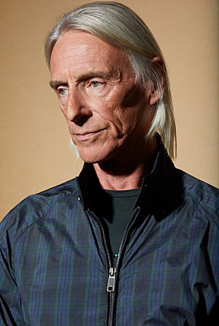 「ポール・ウェラーが新アルバムで全英1位獲得、マッカートニー、レノン、ギルモアに並ぶ記録」