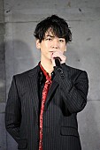 「亀梨和也、観客の冷たい目線が「一番のホラ－」　「カリスマ性が勝手に出ちゃう」」1枚目/1