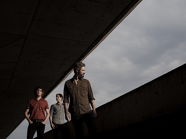 「METZ、10/9発売のニューAL『アトラス・ヴェンディング』から 「Hail Taxi」のMV公開」1枚目/2