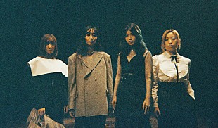 「赤い公園、アルバム制作メイキング映像＆配信ライブ限定グッズ情報を公開」