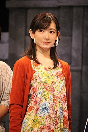 「生駒里奈、久々の制服姿に照れ笑い　「現役時代と比べるとすごく恥ずかしい」」