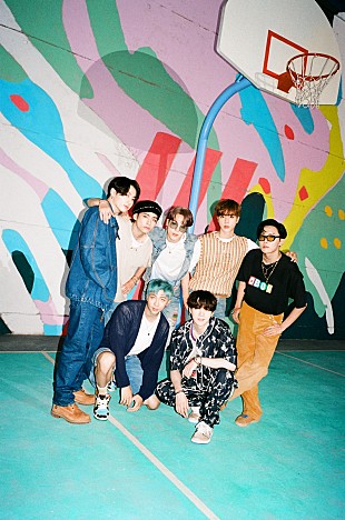 「ザ・ウィークエンド/ジョナス・ブラザーズなど、BTS「Dynamite」全米1位達成を多くの有名人が祝福」
