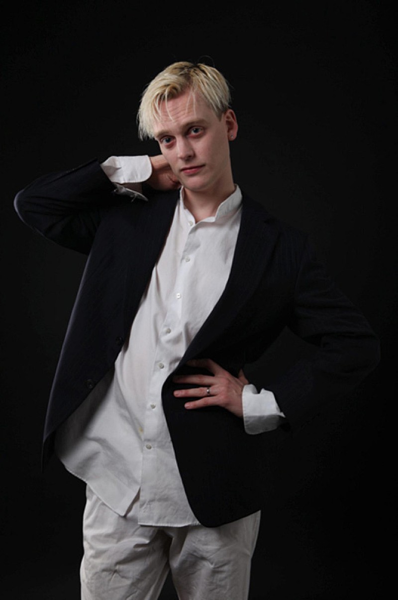 カナダのカルトバラード歌手、ショーン・ニコラス・サヴェージが新ALから新曲MV公開