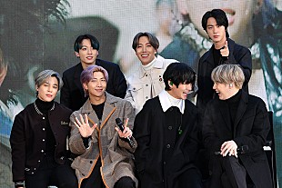「BTS、二択ゲームや逆再生された自曲を当てるクイズで盛り上がる」