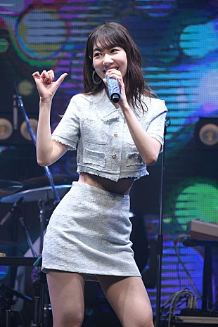 「柏木由紀、AKB48名曲も歌った生配信ライブでディナーショー開催を発表」