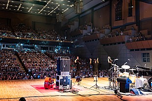 「H ZETTRIOが“RE-SO-LA”ツアー千秋楽代替公演開催、来場者だけのサービスも【ライブレポ】」