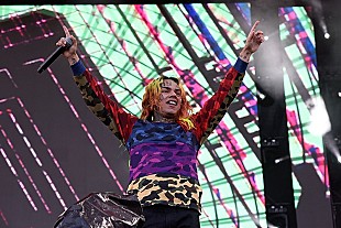 「6ix9ine、減量薬とコーヒーを過剰摂取し入院」
