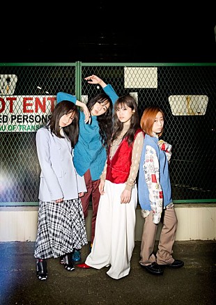 「赤い公園、ドラマ『時をかけるバンド』主題歌となる両A面シングル『オレンジ / pray』11/25にリリース決定」