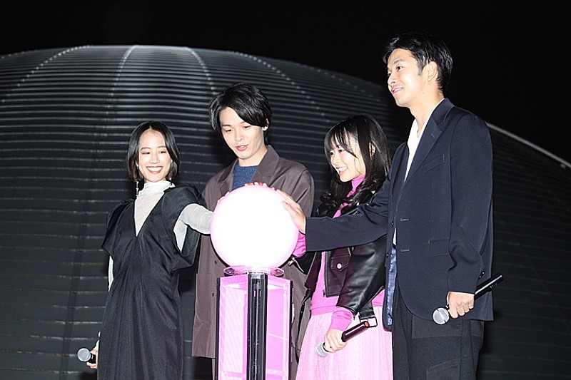 「中村倫也、新ドラマ「恋あた」をアピ－ル　「本当に魅力的な森七菜がそこにいる」」1枚目/1