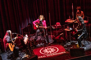 「ダイアモンド☆ユカイ率いるRED WARRIORS、“結成35年で2回目”のアコースティックライブ開催」