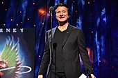 スティーヴ・ペリー「スティーヴ・ペリー、故エディ・ヴァン・ヘイレンと交わした深夜の電話やワカモレ事件について語る」1枚目/1