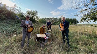 「仏SSW、ルイ・フィリップがザ・ナイト・メールと完成させた新アルバム『サンダークラウズ』リリース」