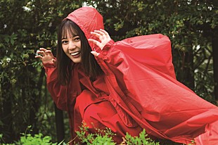 「小坂菜緒（日向坂46）、等身大の『BRODY』ロンググラビアより掲載カット特別公開」