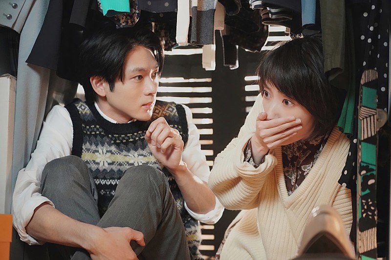 「「#リモラブ」波瑠&松下洸平が急接近 「美々のホクロを間違えて取る青ちゃんに大爆笑」」1枚目/1