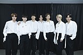 BTS「BTS、新曲「Life Goes On」をパジャマ姿でパフォーマンス」1枚目/1