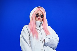 「トーンズ・アンド・アイ、「ダンス・モンキー」が史上最も“Shazam”された曲に」