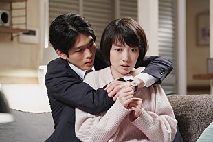 「「リモラブ」波瑠と松下洸平の“リアルな恋”が始動　濃厚接触覚悟のバックハグシ－ンが公開」