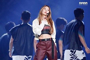 「【#2020MAMA】BoA デビュー20周年特別ステージで変わらぬ歌声を披露」