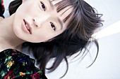 安藤裕子「安藤裕子、『進撃の巨人』The Final Season書き下ろしのEDテーマ「衝撃」を配信＆新アー写解禁」1枚目/3