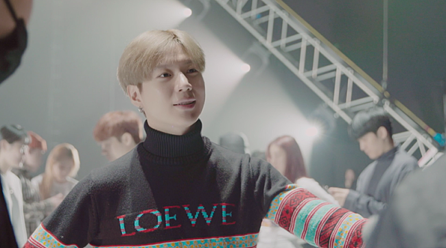 「テミン、カウントダウンライブの裏側を収めたメイキング・ダイジェスト公開」1枚目/3