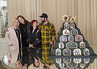 「シャロン・オズボーンが新型コロナ感染、オジーとは離れた場所で療養中」