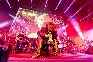 「常田大希率いるmillennium parade、ジェットコースターのような凄まじいライブ」