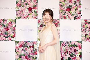 「田中みな実「バストにコンプレックスがあった」　「ＰＥＡＣＨ　ＪＯＨＮ」のブランドミュ－ズに」