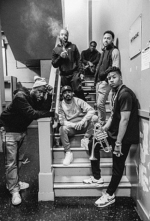 「R・グラスパー率いるR+R=NOW、初ライブ盤からケンドリック・ラマーのカヴァーを解禁」