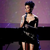 「ホールジー、延期になっていた【マニック・ワールド・ツアー】の開催中止を発表」1枚目/1