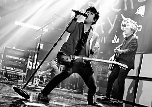 「グリーン・デイ、NFLのアワード番組【NFL Honors】でのパフォーマンス決定」