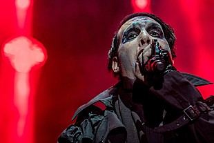 「マリリン・マンソン、複数女性による虐待の告発について元婚約者のローズ・マッゴーワンが女性側を支持するコメントを発表」