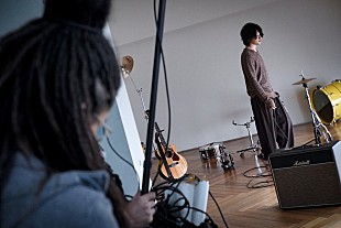「[Alexandros]、岩井俊二監督編集『夢で会えても』音楽篇映像をYouTubeで公開」