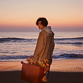 藤井風「藤井風、『にじいろカルテ』主題歌の新曲「旅路」を3/1に配信」1枚目/1