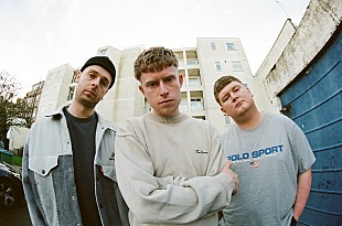 「BMWのCM起用で話題のスケートパーク・ヒップホップ・バンド＝ノイジー、2021年第1弾シングル「24/7」を発表」