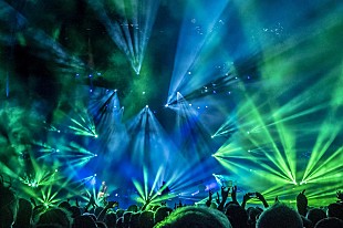 「ニュー・オーダー、ライブ盤『エデュケーション・エンターテイメント・リクリエーション』の日本盤発売決定」