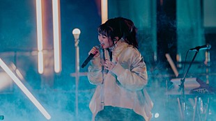 「＜ライブレポート＞YOASOBI初ライブ【KEEP OUT THEATER】を振り返る　興奮を拡散させる“仕掛け”も考察」