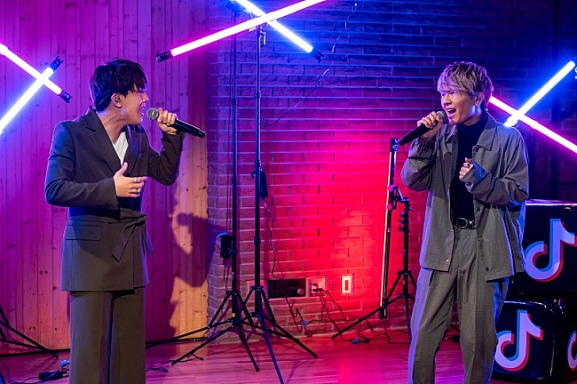 「鈴木鈴木がBillboard JAPANとTikTokによる番組『NEXT FIRE』に出演　生配信スタジオライブをレポート」1枚目/11