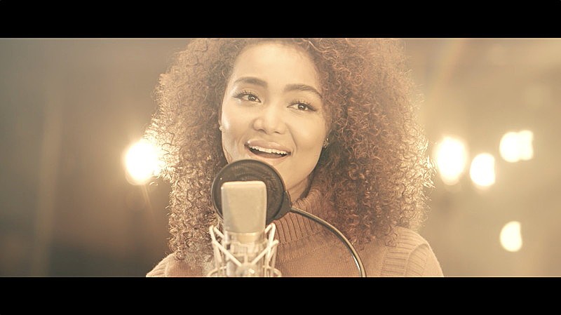 Crystal Kay、「なんでもないや (movie ver.)」スタジオ歌唱映像公開