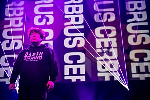 「岡崎体育、さらば青春の光＆Creepy Nutsを招いた自主企画【TECHNIQUE】が大団円」