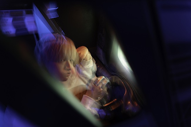 「TERA（テラ）、POLYをフィーチャリングした新曲「fragile feat. POLY」のMVを公開」1枚目/3