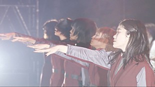 「BiSH、アニメ『キングダム』のOP曲「TOMORROW」ライブ映像を公開」