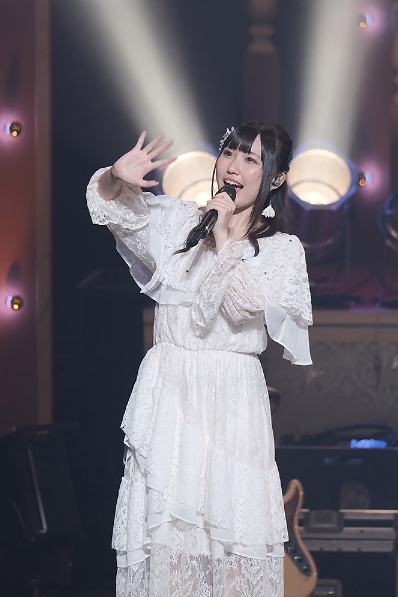 ＜ライブレポート＞鈴木愛奈、1stツアーを完遂　紡いできたファンの想いに答える