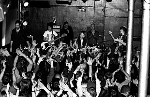 「レディオヘッド、アーカイヴ・ライブの配信第二弾を発表　初回は2008年の即興ギグを配信」