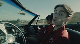 「ジョニー・オーランド、“クレイジーなスポットで撮影した”新曲「I Don’t」のMV公開」