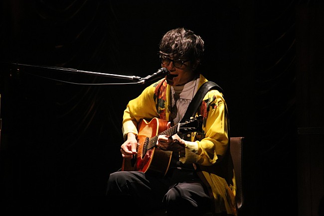 「＜ライブレポート＞岡野昭仁が“歌い続ける決意”のソロライヴ、才能溢れる若手から歌い継がれる名曲までカバー」1枚目/5