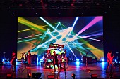 GLAY「＜ライブレポート＞GLAYが始めた「エンターテイメントの逆襲」、その第一弾ライブ【魁☆照男達】で提示された「ギターバンド」という本質」1枚目/7