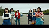 乃木坂46「乃木坂46、新曲「ごめんねFingers crossed」MV公開　トータル1億円の車でカーレース」1枚目/10