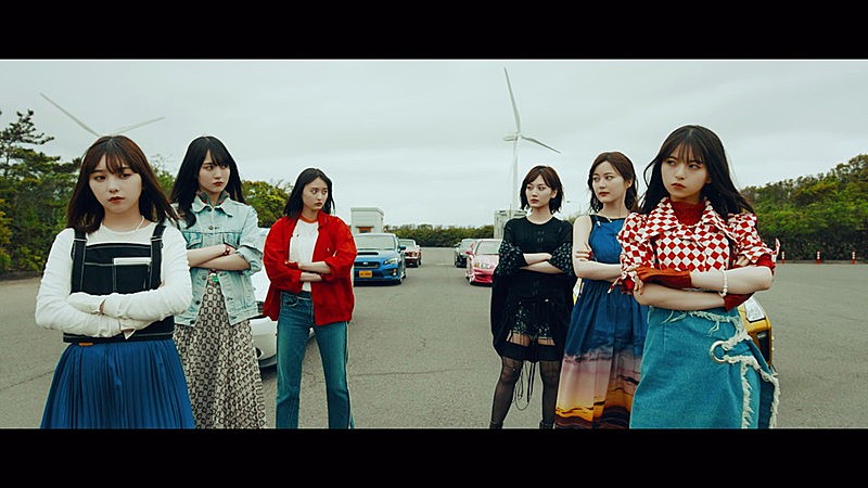 乃木坂46「乃木坂46、新曲「ごめんねFingers crossed」MV公開　トータル1億円の車でカーレース」1枚目/10